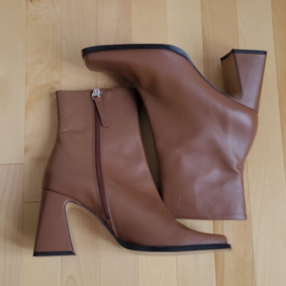 NWOT Ana Palma Tan Booties - Picture 5 of 10